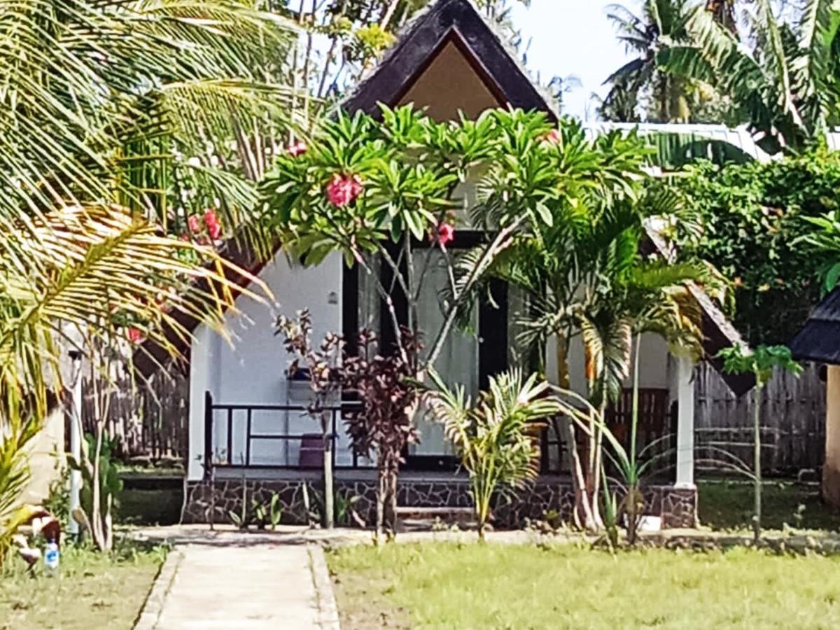 Отель Coconut Гили-Мено Экстерьер фото